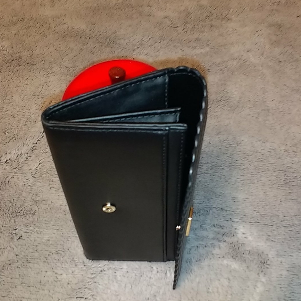 Authentic Kate Spade black leather wallet - Picture 3 of 12